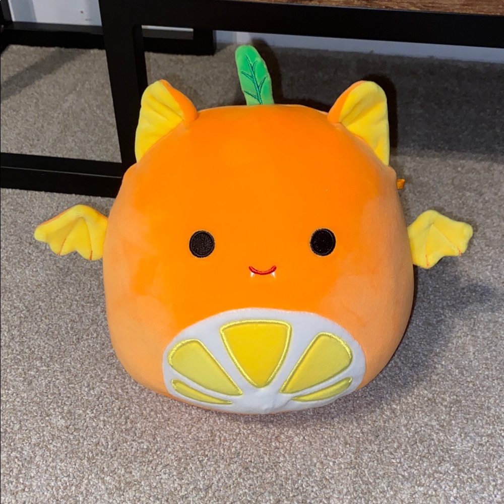 NWT Barnet the Orange Fruit Bat 8” Squishmallow